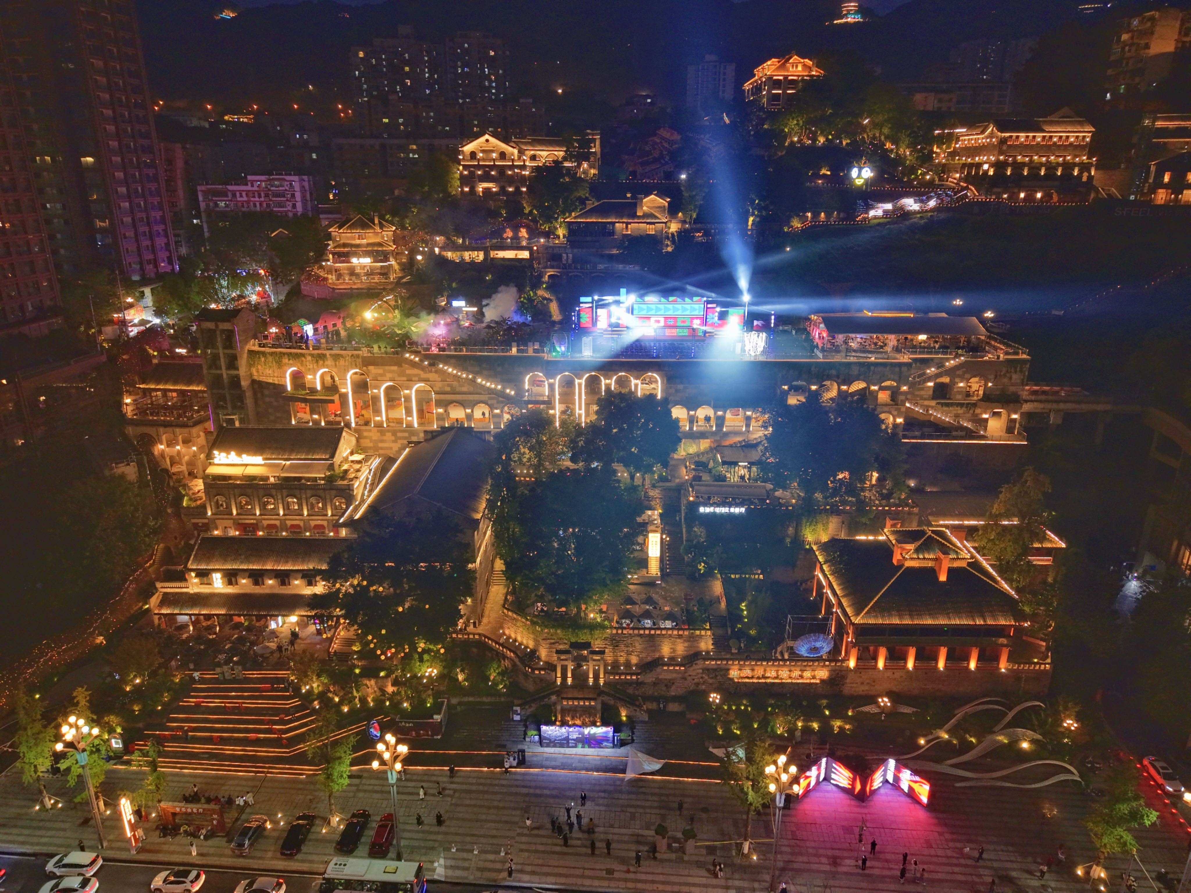 “流光绘影”光影科技艺术节在重庆开埠遗址公园璀璨上演-重庆市南岸区人民政府网