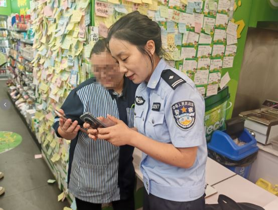 南岸青蓝先锋|伍朝霞：楼宇里的“平安守护者”-重庆市南岸区人民政府网