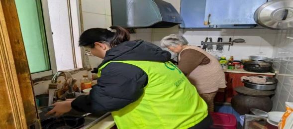 区民政局联动“社工+志愿+慈善”构建困境儿童关爱新生态-重庆市南岸区人民政府网